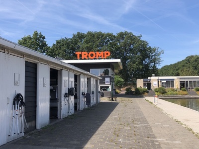 Aanbrengen Tromp-letters 4